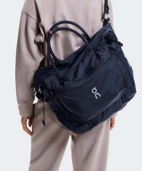 온러닝 로고 트랙 팩 35L 라이트 토트 크로스 백